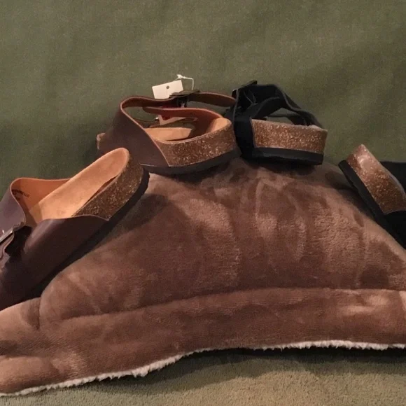 2 Pair Falls Creek Mens Buckled James Sandal - 1 Black, 1 Brown 10M - Picture 3 of 4